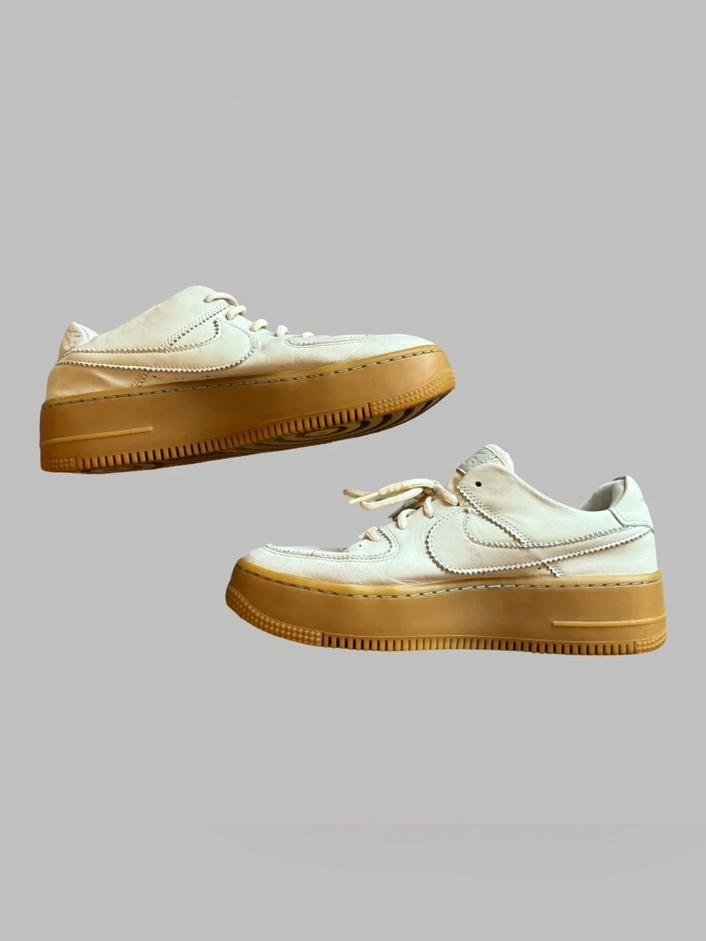 NIKE Women’s Air Force 1 Sage Low LX Platform Sneakers Size 9